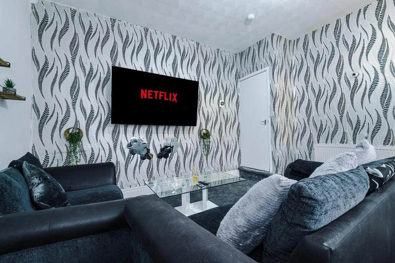 Ferienhaus 65 Inch Tv & Luxurious 2 Bedroom Suite For Your Ultimate Getaway Bradford